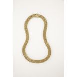 AN 18CT YELLOW GOLD ARTICULATED CHUNKY TWISTED LINK NECKLACE