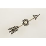 A DIAMOND AND PEARL ARROW BROOCH