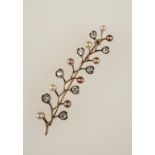 AN EDWARDIAN YELLOW GOLD BRANCH BROOCH