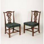 A PAIR OF GEORGE III MAHOGANY DINING CHAIRS