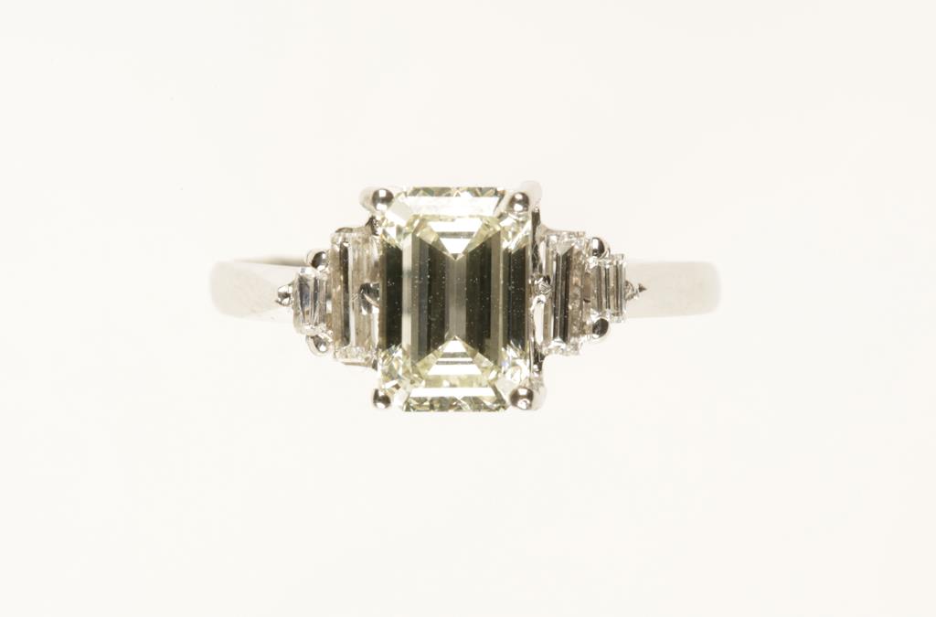 A DIAMOND DRESS RING