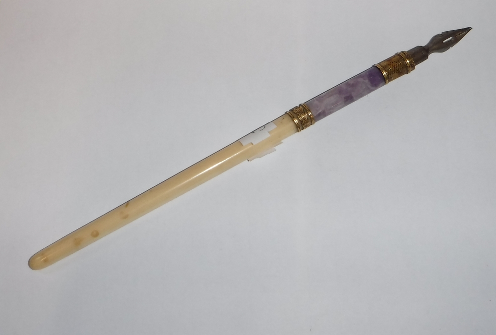 AN IVORY GILT METAL AND HARDSTONE MOUNTED PEN OR NIB HOLDER