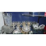 A QUANTITY OF DECORATIVE GLASSWARE