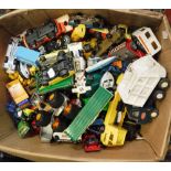 A LARGE COLLECTION OF ASSORTED VINTAGE TOYS