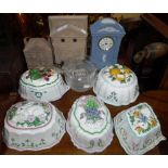 A GLASS RINSER, a Wedgwood 'AD 2000' jasperware clock and other ceramics