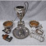 A PLATED TEA URN of vase form and other similar metalwork