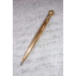 A 14CT YELLOW GOLD PENCIL with engine-turned decoration