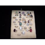 A COLLECTION OF VINTAGE COSTUME JEWELLERY DRESS RINGS