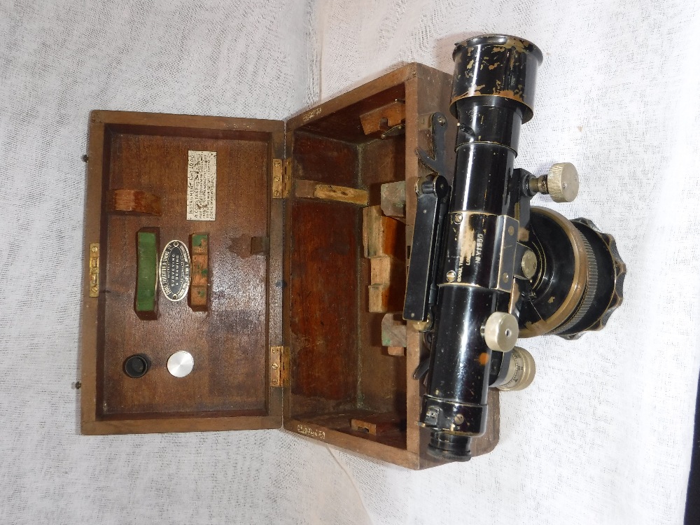 A LATE 19TH CENTURY/EARLY 20TH CENTURY COOKE TROUGHTON & SIMS LTD SURVEYOR'S LEVEL NO. 9Y100 in a