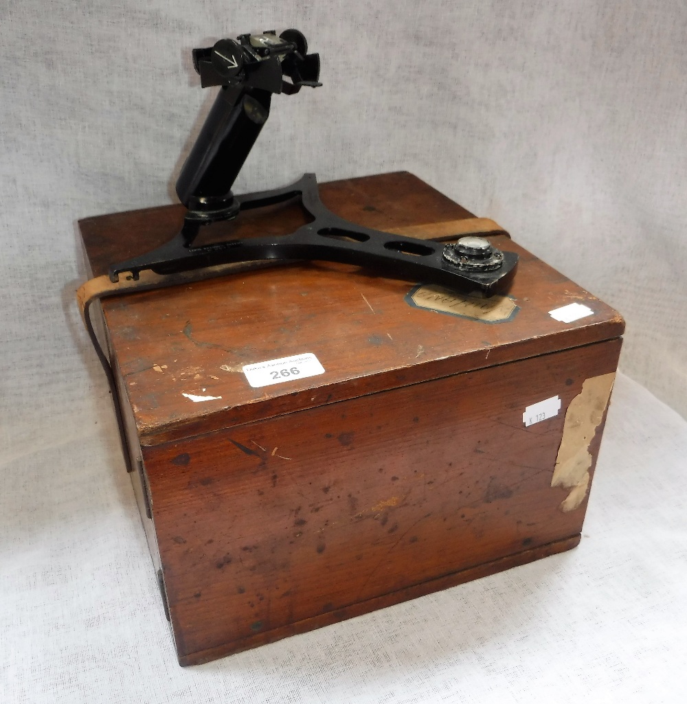 A LORD KELVIN'S PATENT 'MIRROR' MAGNIFYING INSTRUMENT NO. 8575 in a mahogany box