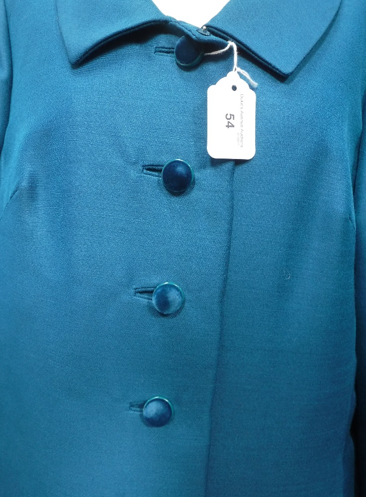 PETIT FRANCAISE; A LADIES VINTAGE 'TEAL' COLOURED DRESS: with matching 3/4 sleeved coat, circa - Image 3 of 4