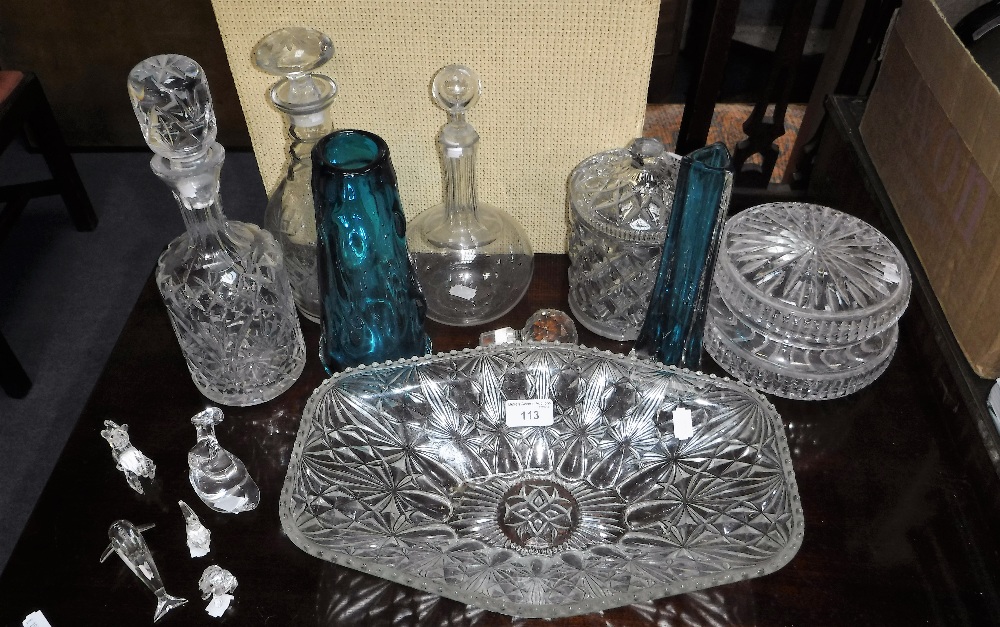 A COLLECTION OF CRYSTAL ANIMALS, decanters and similar glassware