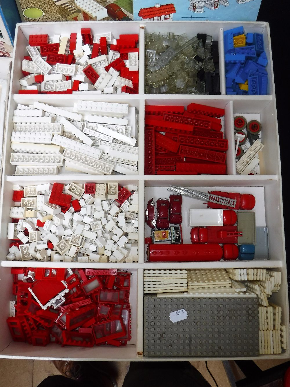 LEGO; A LARGE VINTAGE SET 810 boxed with board and instructions with Lego 'System Set 116'. Note - Image 2 of 5