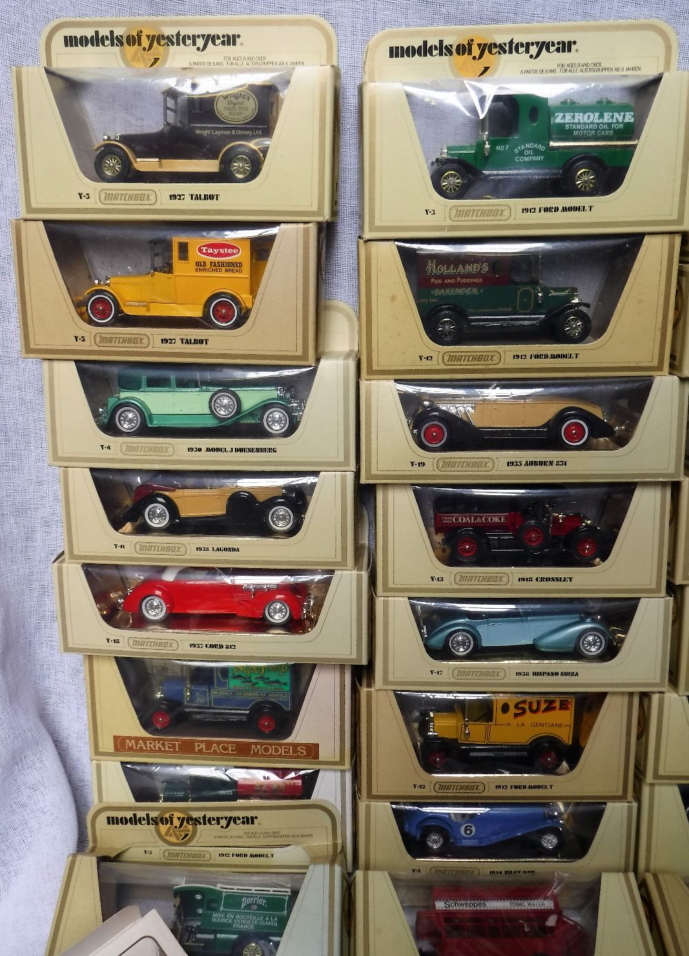 MATCHBOX; A COLLECTION OF MODELS OF YESTERYEAR (40) and others similar to include four Corgi - Image 2 of 4