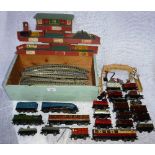 HORNBY DUBLO; A 1950S 'OO' GAUGE TRAIN SET, including a 'Sir Nigel Gresley' Mallard, with tender,