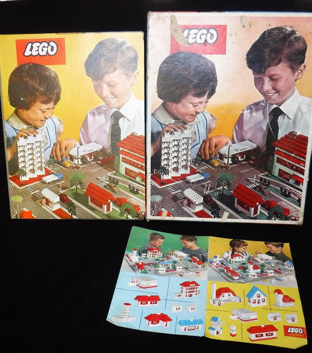 LEGO; A LARGE VINTAGE SET 810 boxed with board and instructions with Lego 'System Set 116'. Note - Image 4 of 5