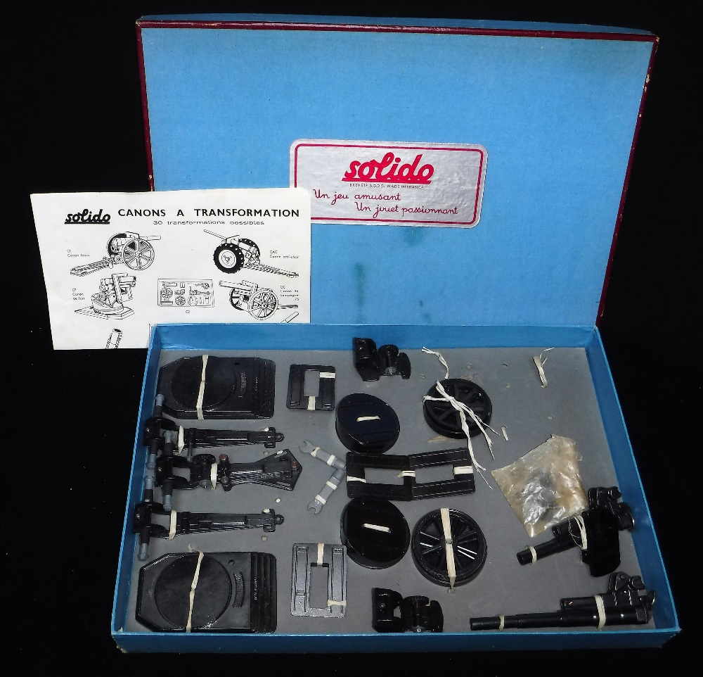 SOLIDO; A VINTAGE CANNON 'A TRANSFORMATION SET' with instructions, boxed (note elements missing)