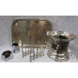 A SMALL QUANTITY OF PLATED WARES including a tray with pierced raised border, articulated toast