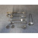 A SMALL QUANTITY OF SILVER CUTLERY including forks