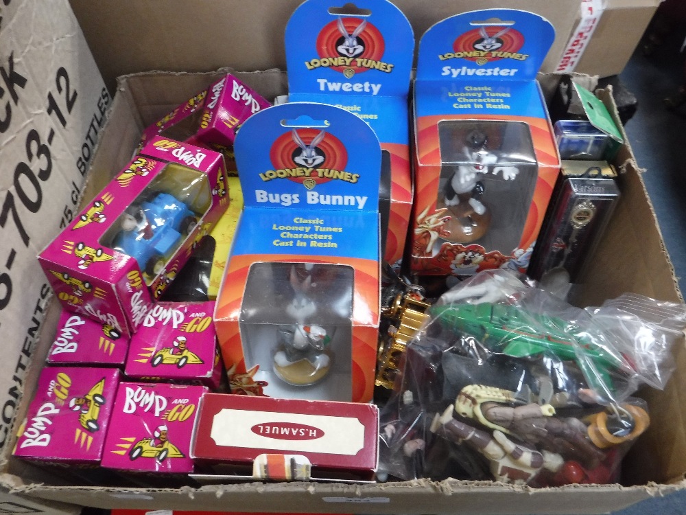 A COLLECTION OF LOOSE STAR WARS FIGURES, boxed 'Looney Tunes' figures, spoons and mixed