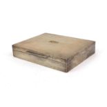 Rectangular silver cigar box with engine turned decoration, London hallmarked, 20.5cm wide : For