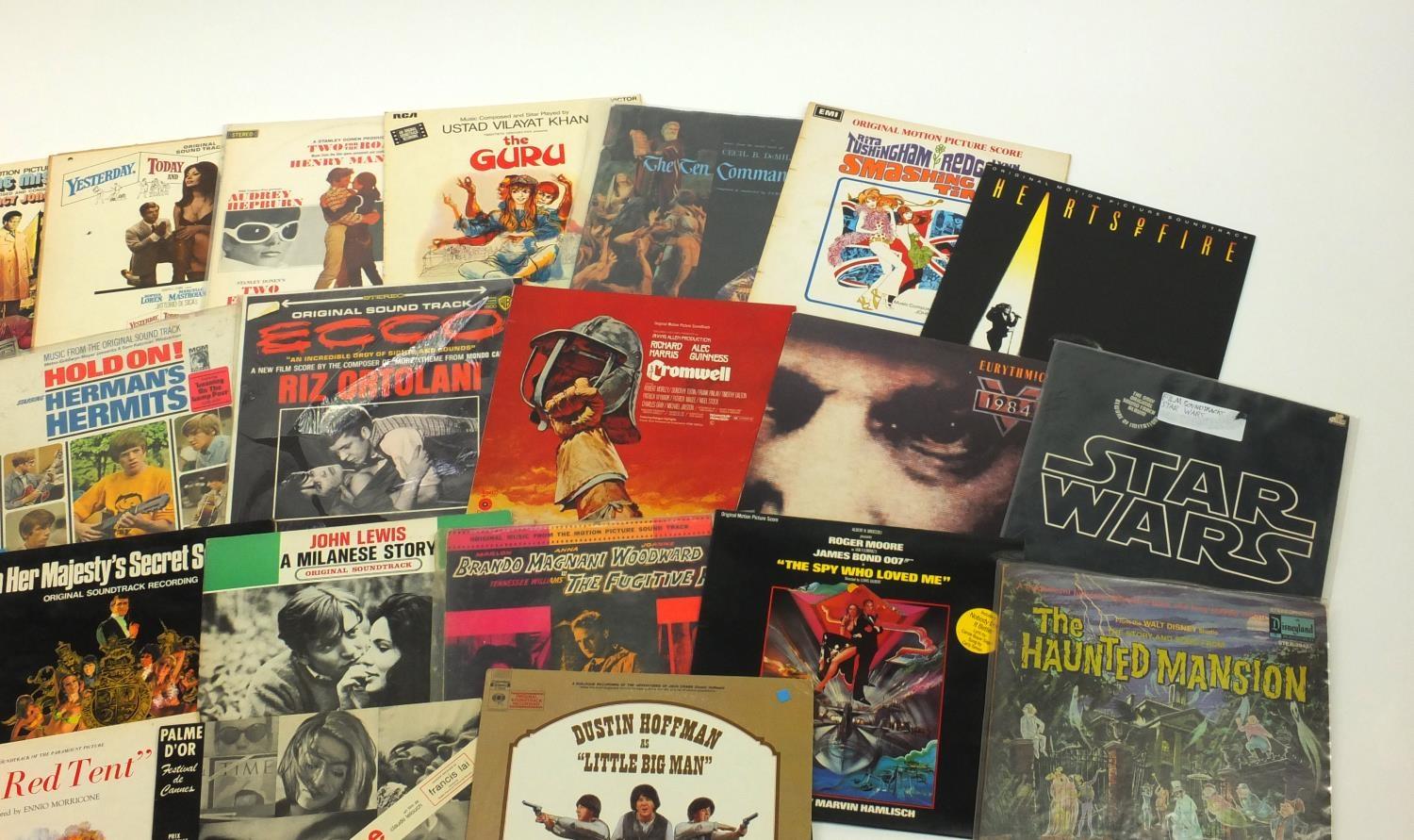 Film sound tracks vinyl LP records including Star Wars and James Bond examples - Image 3 of 5