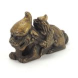 Chinese bronze study of two mythical lions, 7.5cm in length