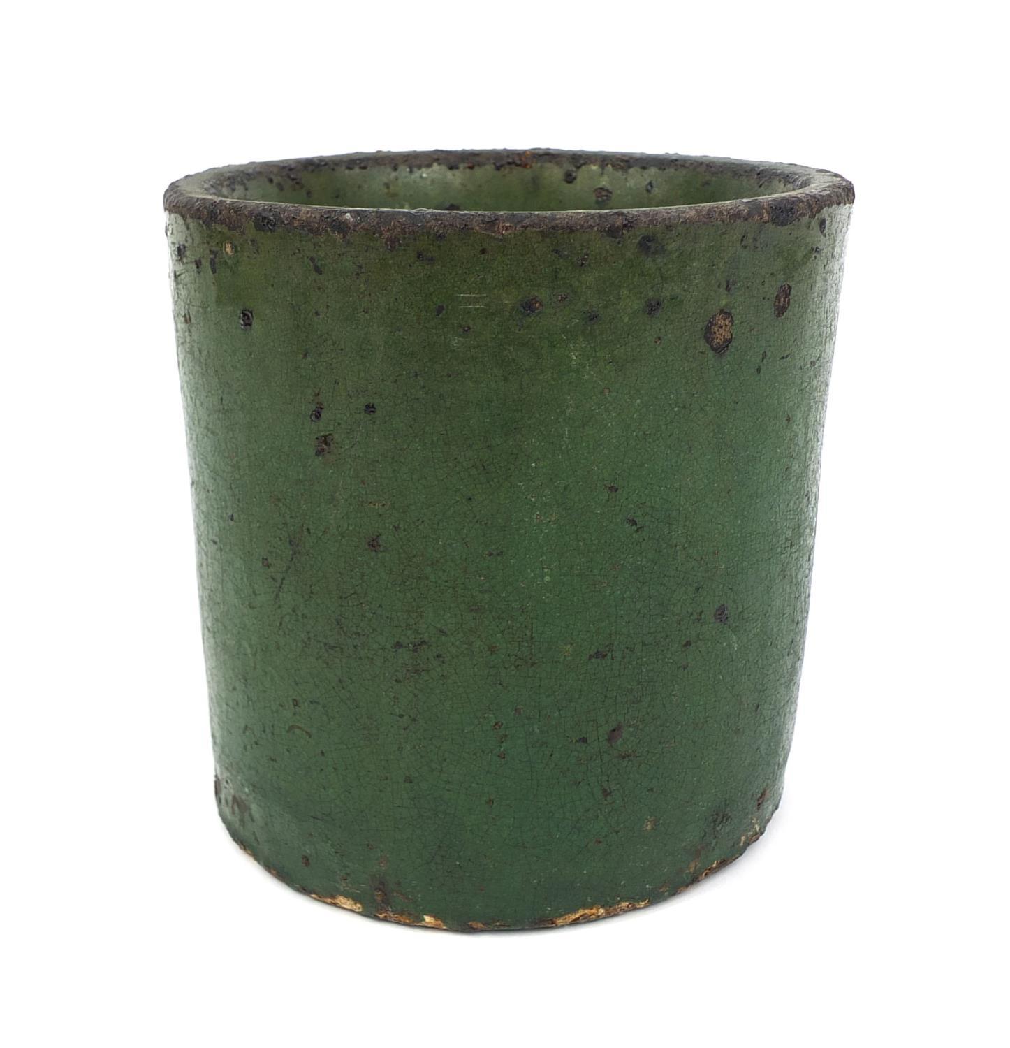 Chinese green glazed Scholars brush pot, the base decorated with a five claw dragon, 15.5cm high - Image 4 of 6