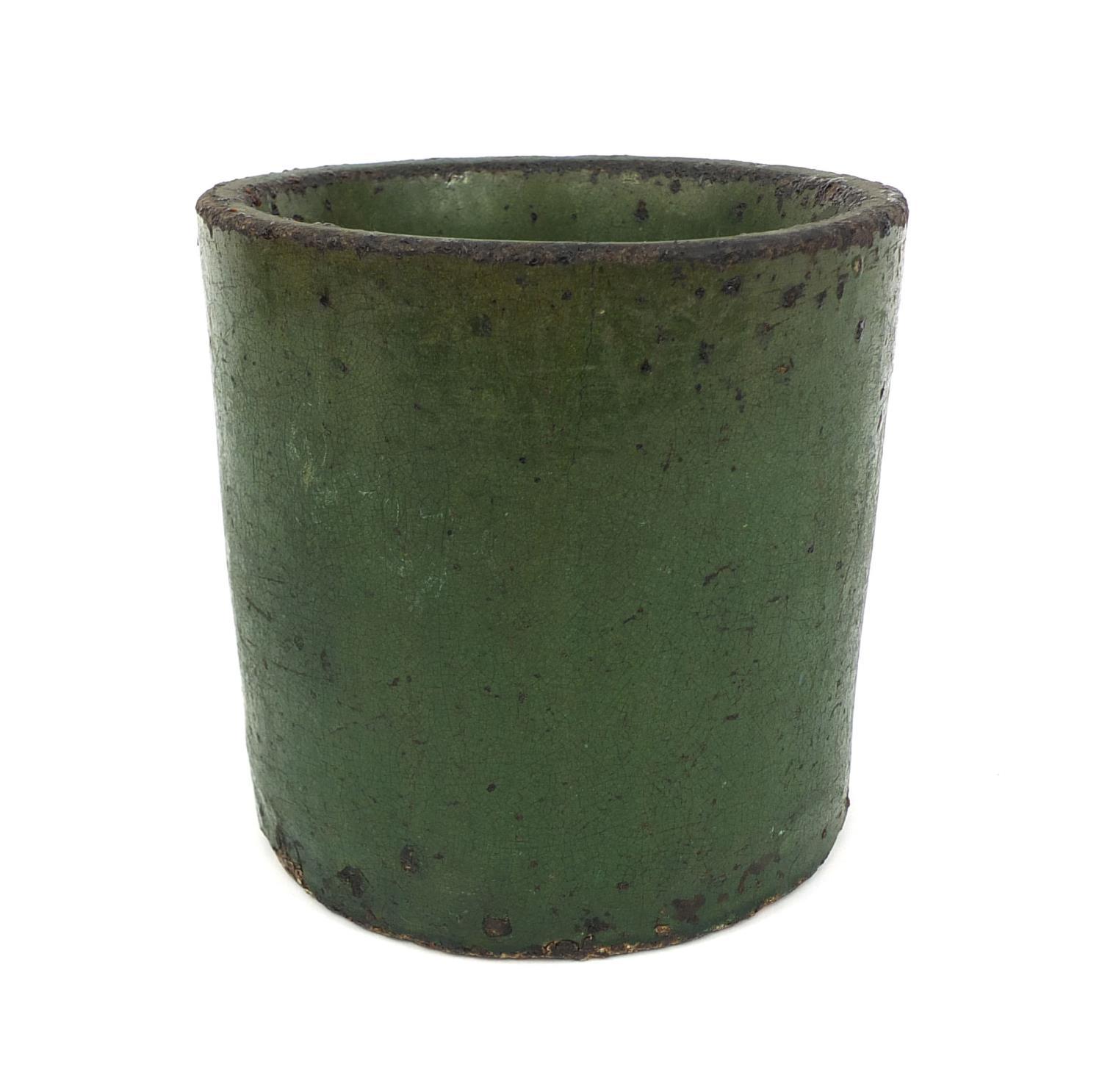 Chinese green glazed Scholars brush pot, the base decorated with a five claw dragon, 15.5cm high - Image 3 of 6