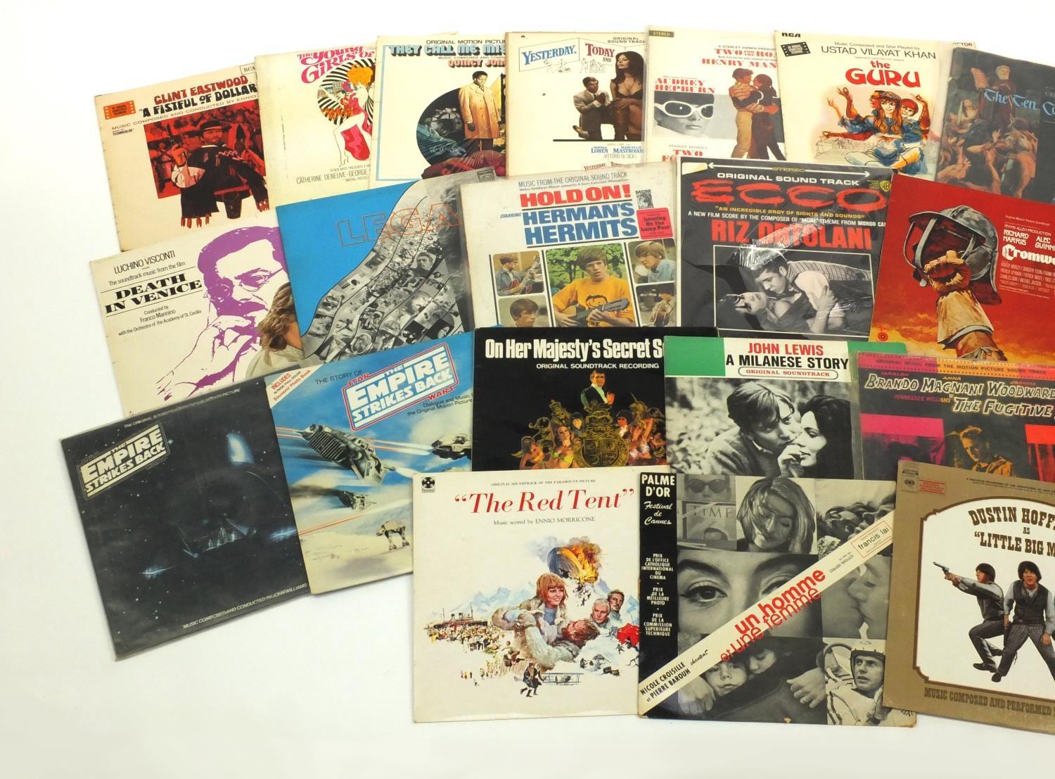 Film sound tracks vinyl LP records including Star Wars and James Bond examples - Image 4 of 5