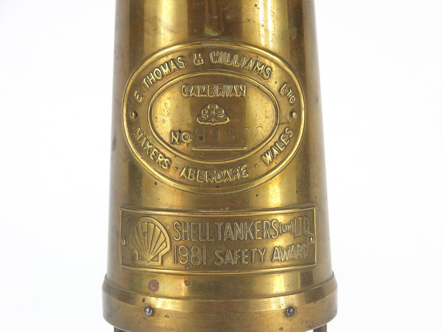 E Thomas & Williams brass miners lamp with Shell Tankers Ltd 1981 safety award plaque, numbered - Image 2 of 4