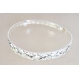 A silver 925 contemporary bangle bracele