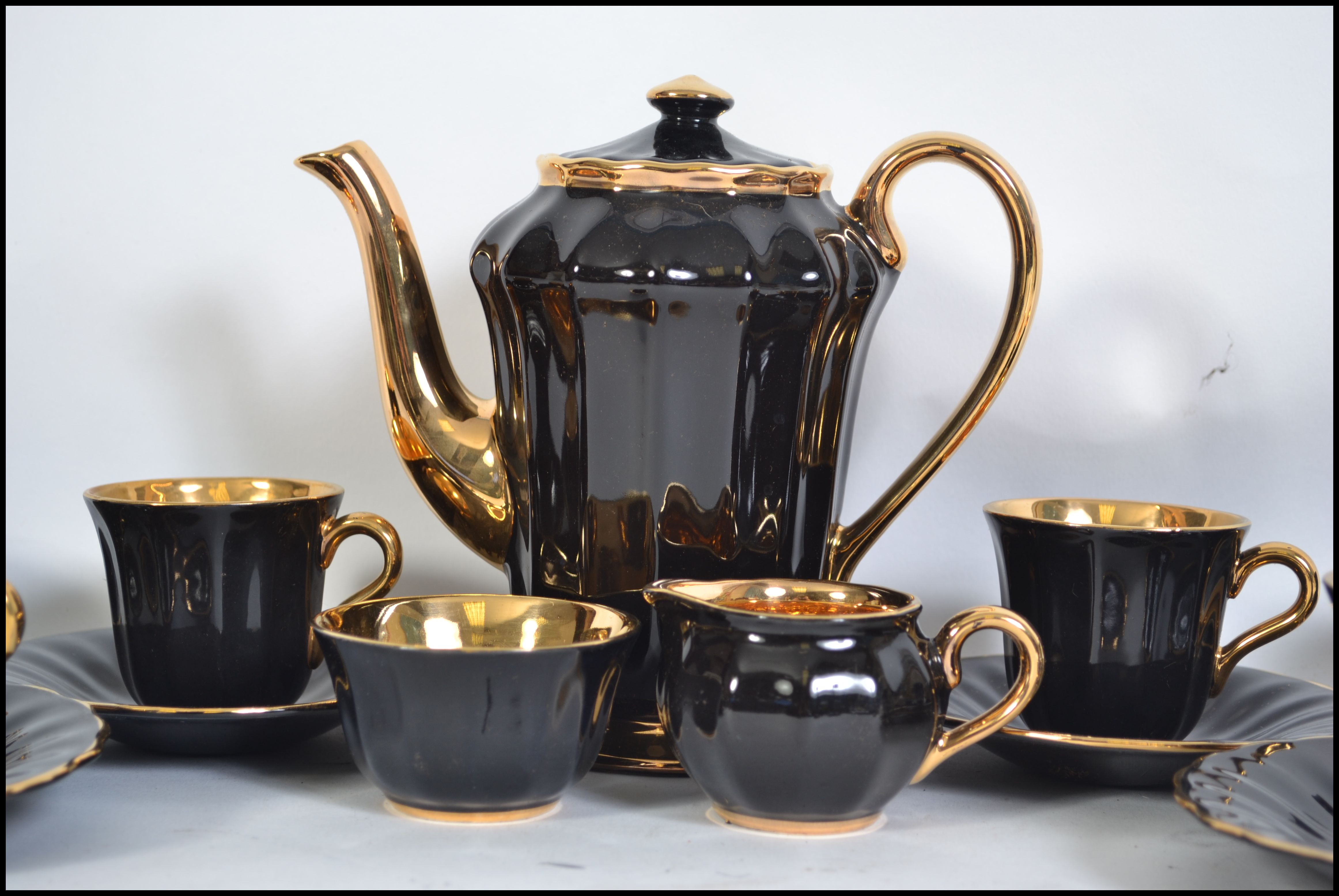 A vintage boxed 20th century coffee service by Wade, looks to be unused in the original box, black - Image 5 of 7