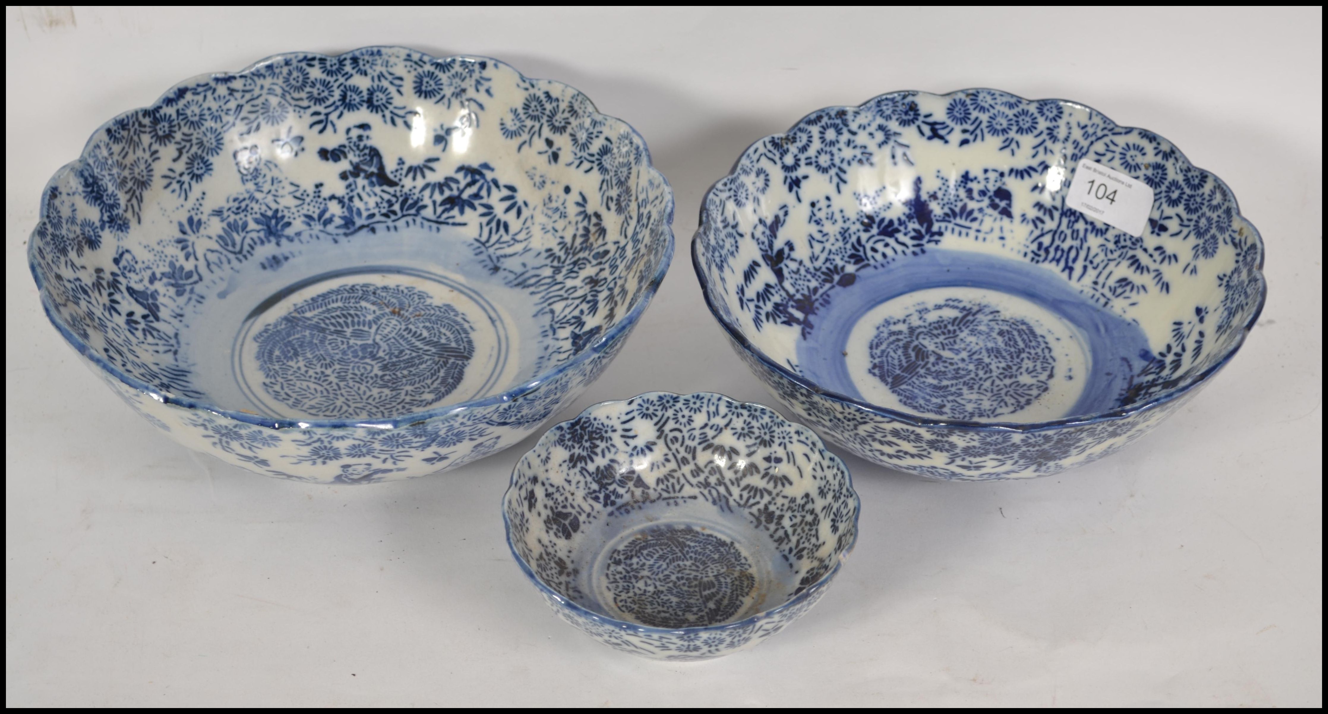 Three 19th / 20th century Chinese blue and white g - Image 2 of 6