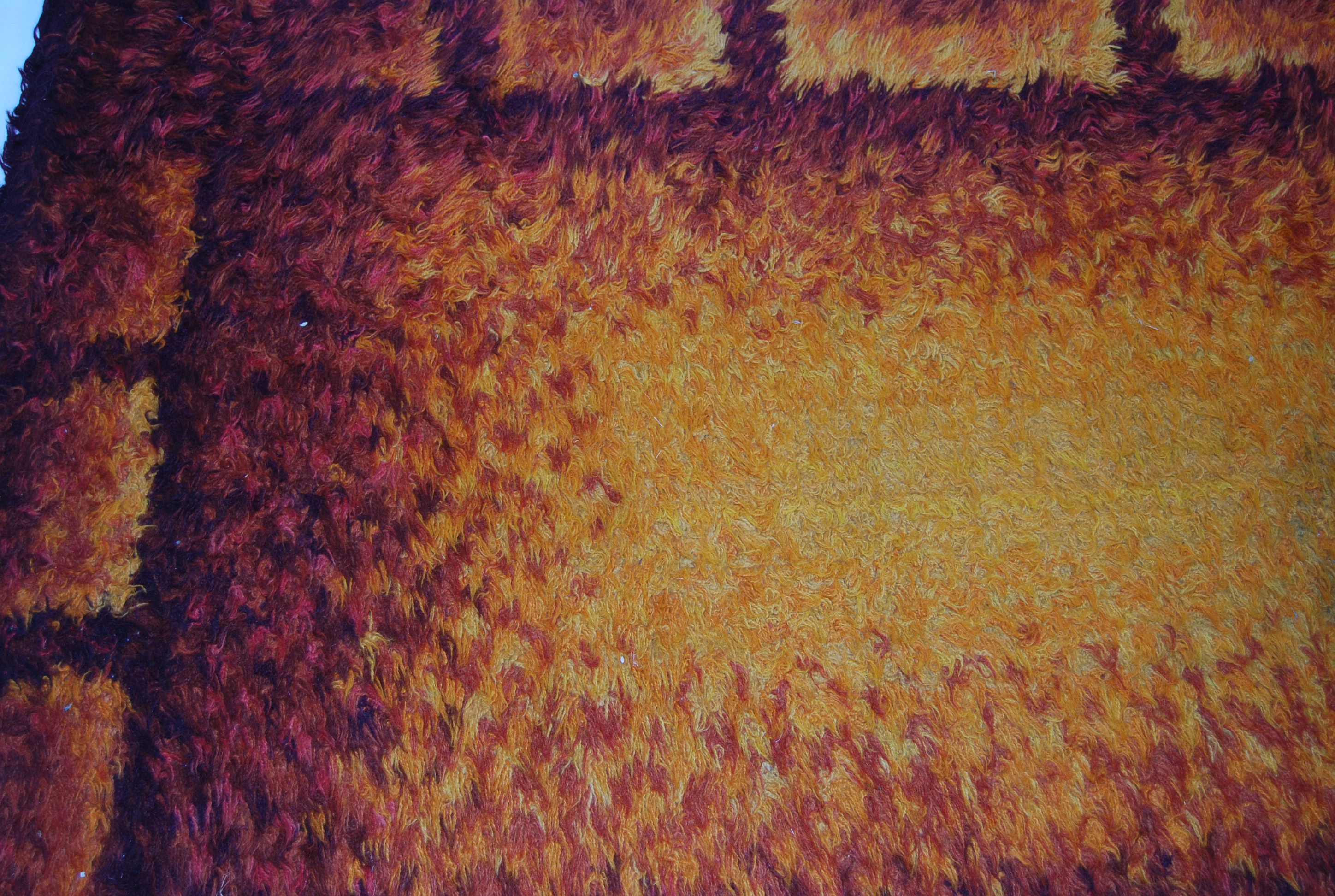 A large Nordic Rya Rug in Sunburst colours with geometric pattern, 1960's woolen shag / long pile - Image 3 of 5