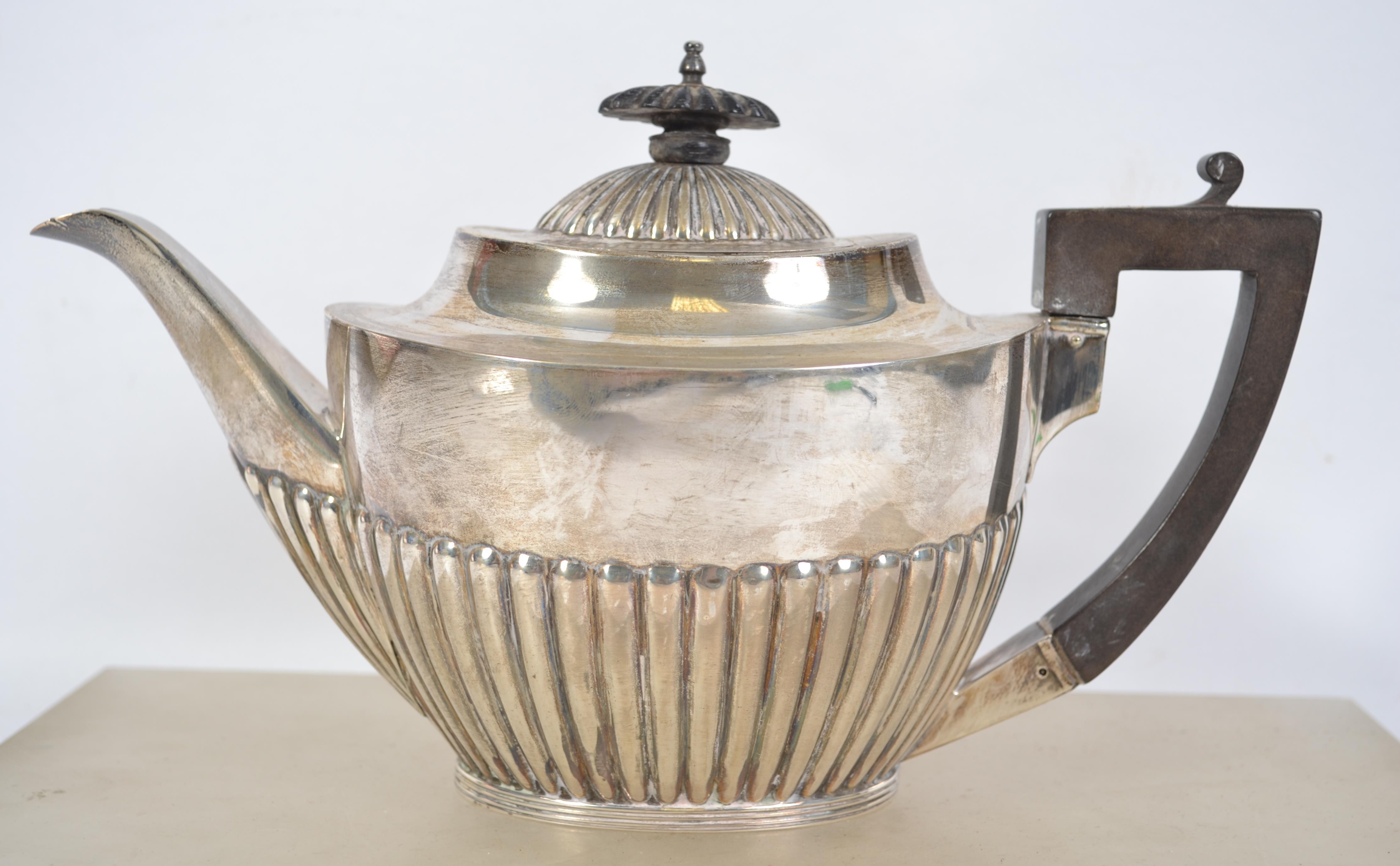 A Mappin & Webb silver hallmarked 3 piece tea set - Image 6 of 11