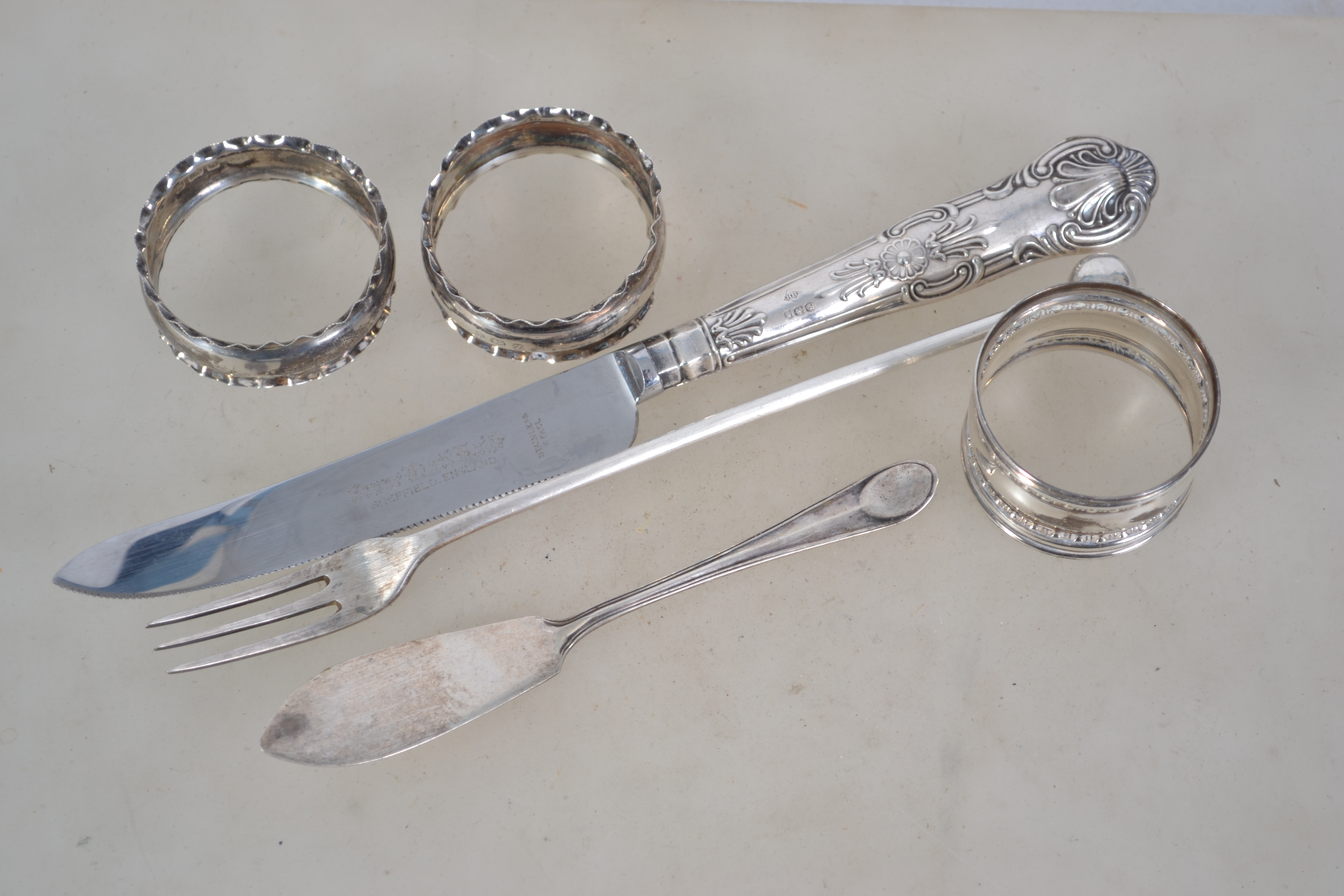 A collection of silver to include a hallmarked gra