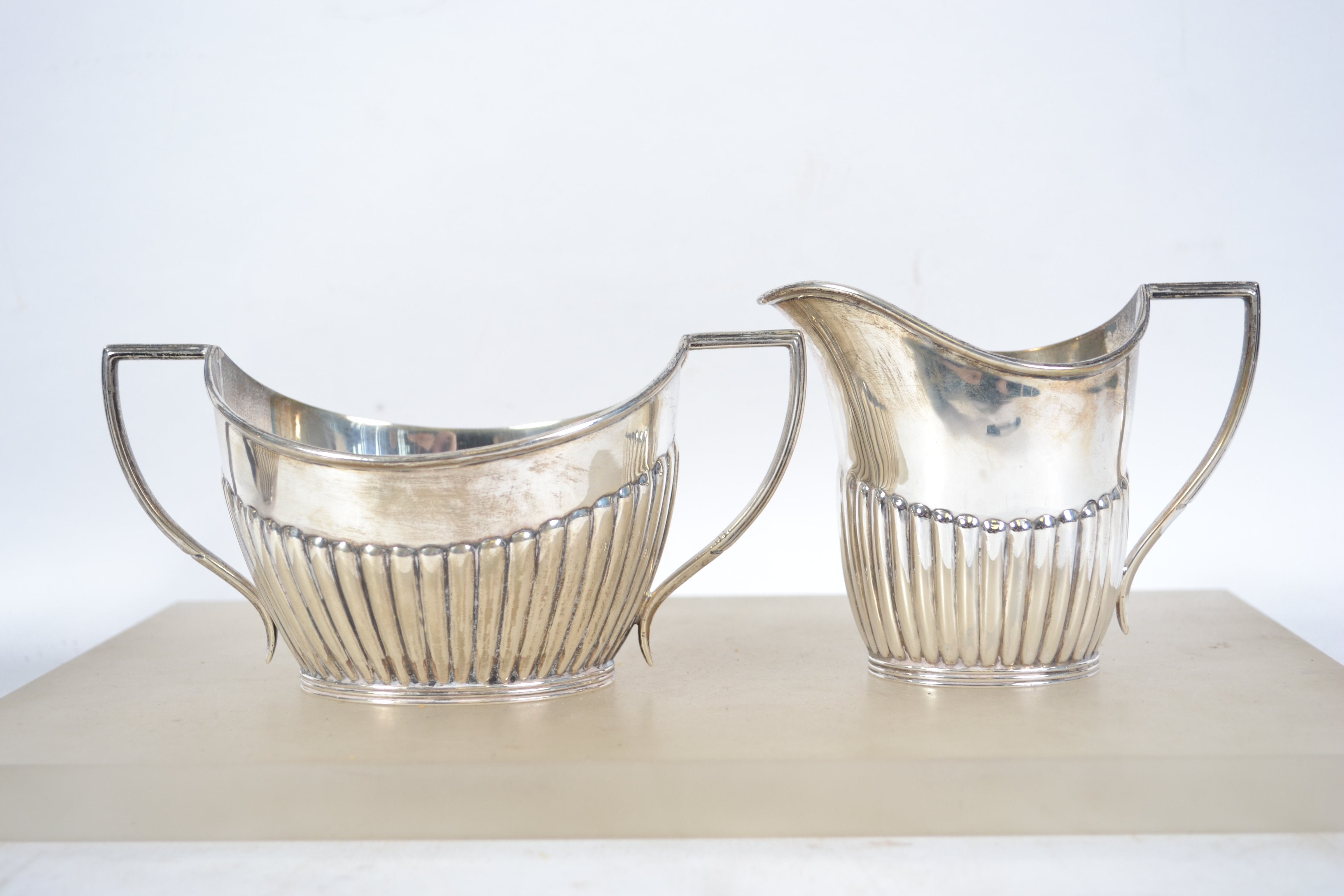 A Mappin & Webb silver hallmarked 3 piece tea set - Image 7 of 11