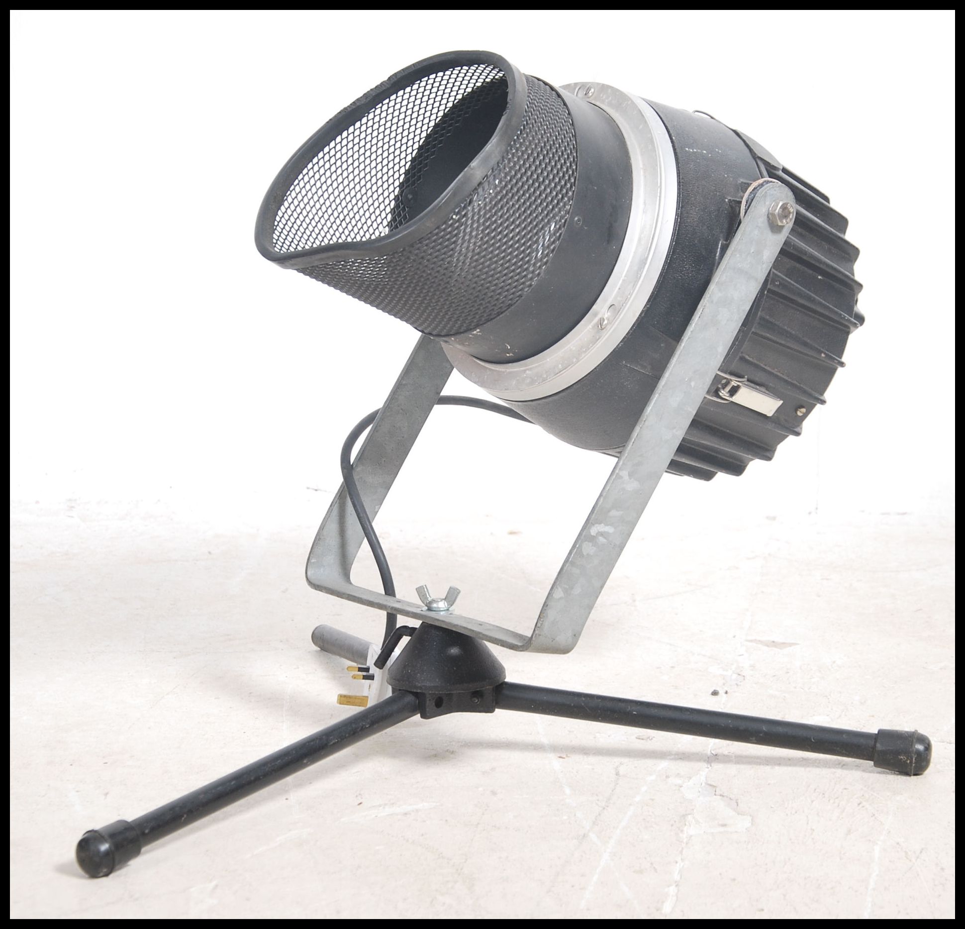 A good Industrial theatre / cinema spot light with