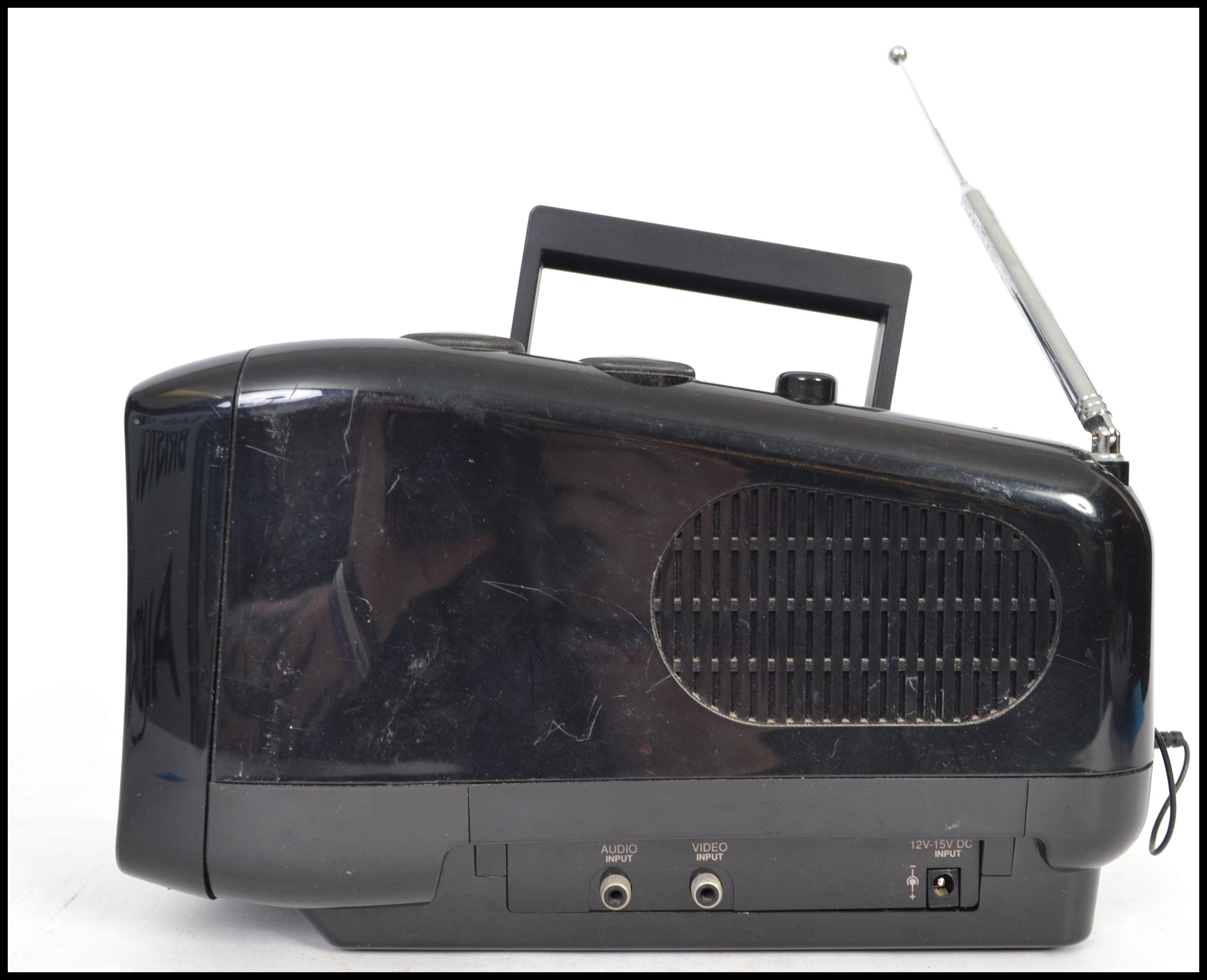 A vintage retro 1980s Matsui portable TV model 609 - Image 3 of 7