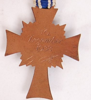 NAZI BRONZE MOTHERS CROSS - Image 3 of 3