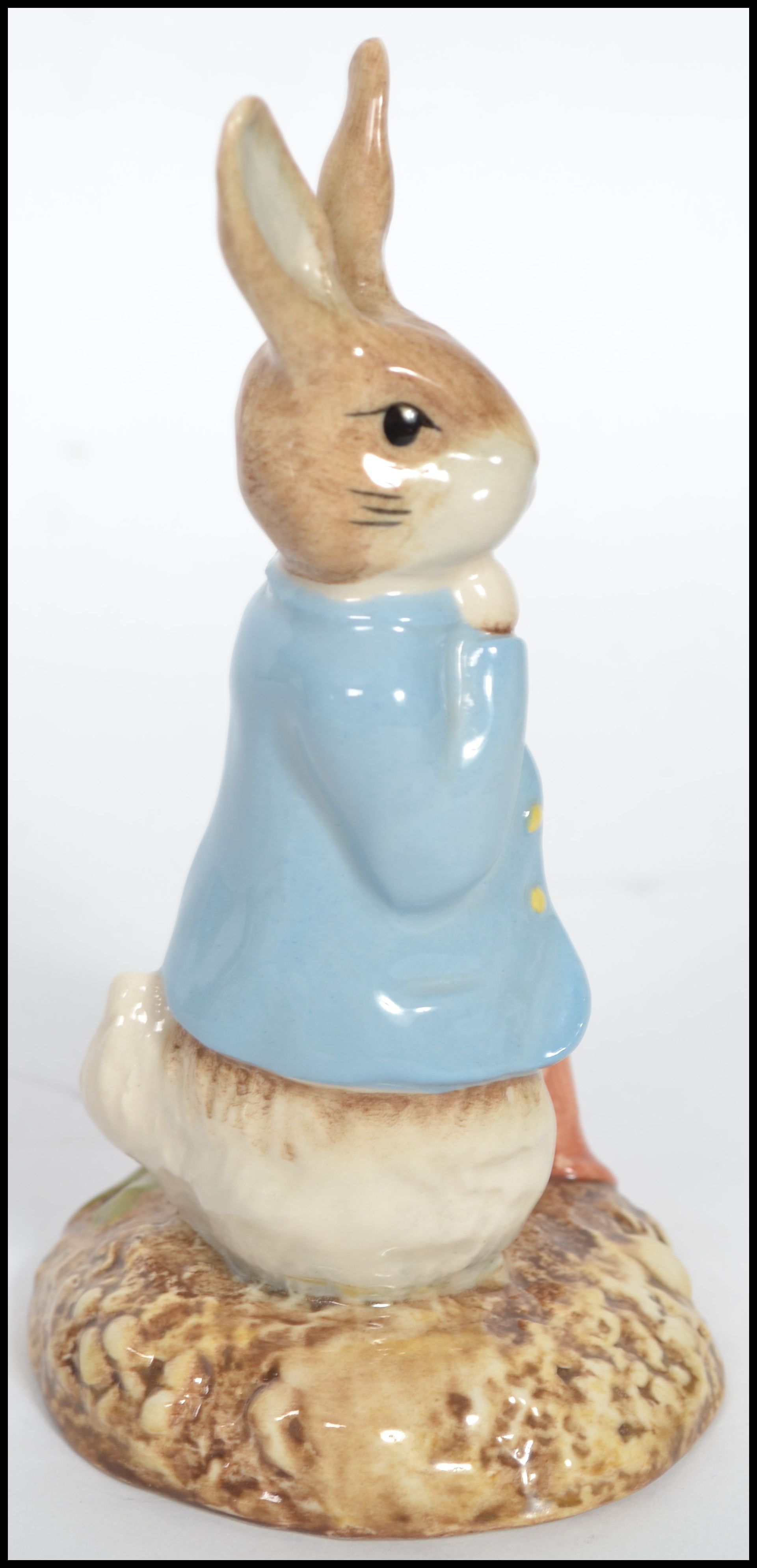 A Royal Doulton figure ' Choir Boy ' HN2141 together with other ceramics to include makers such as - Image 9 of 25