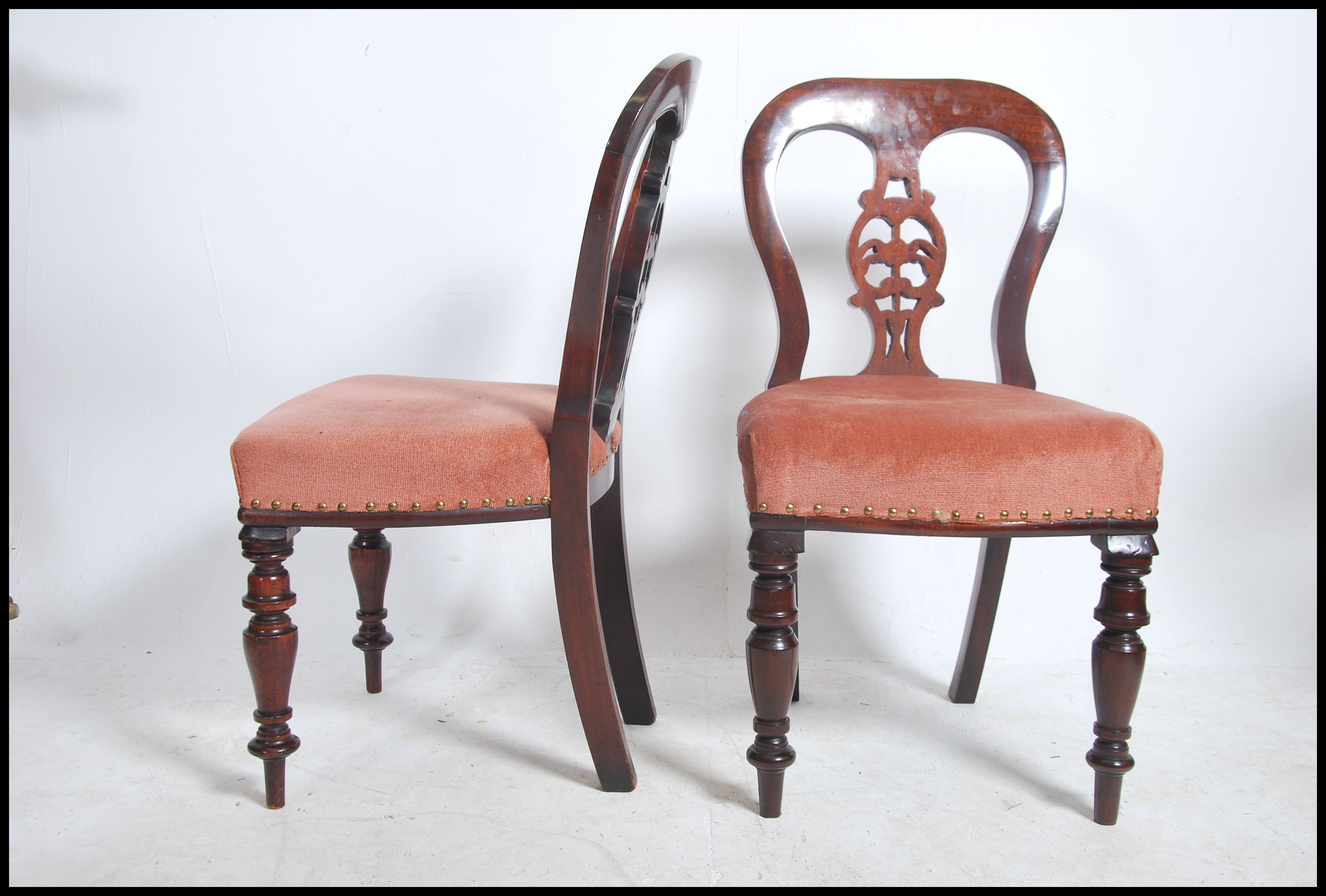 A set of 8 Regency / early Victorian mahogany balloon back dining chairs being raised on turned legs - Image 3 of 4