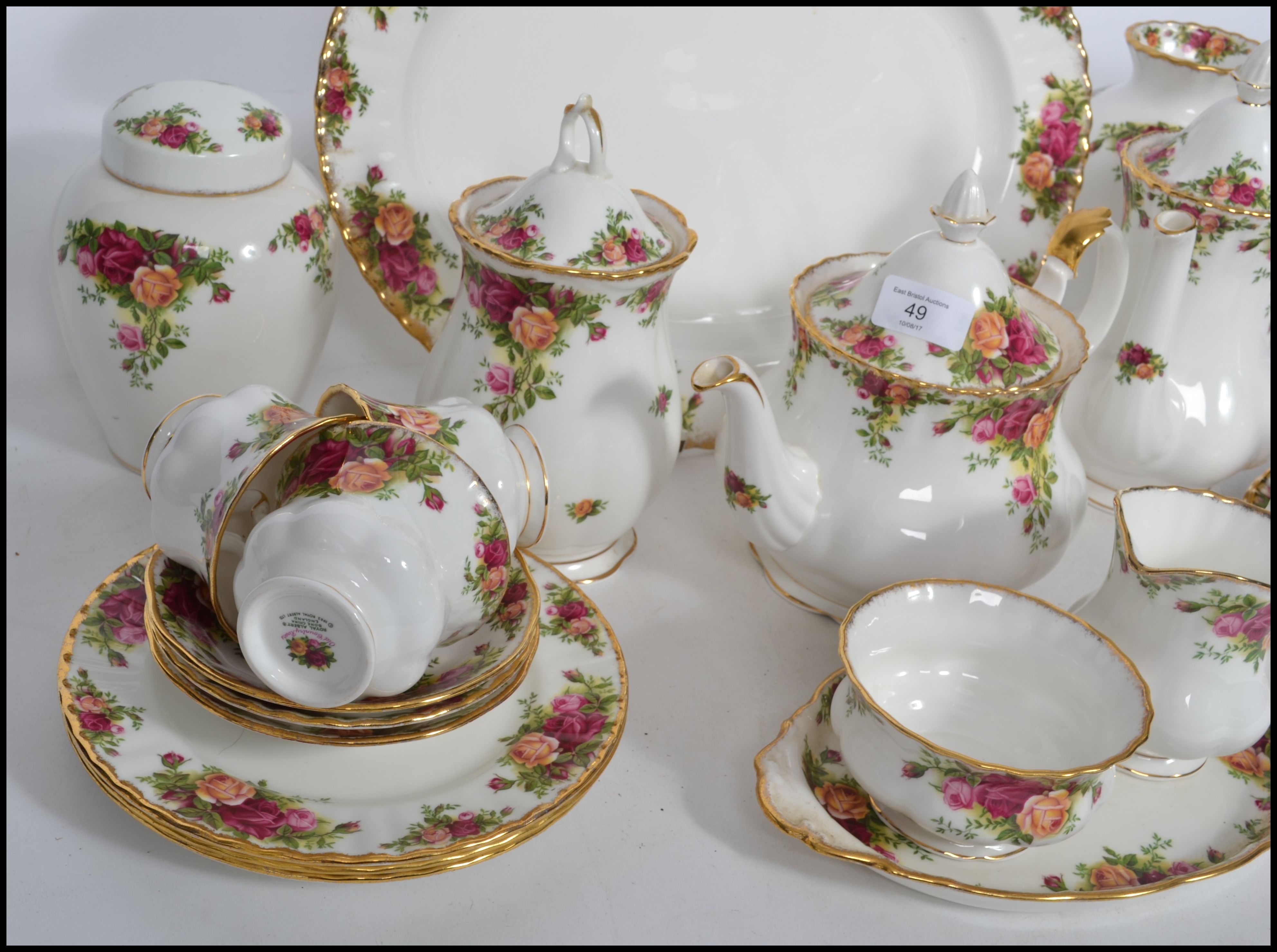 A vintage 20th century Royal Albert Old Country Roses part tea and dinner service consisting of - Image 6 of 12