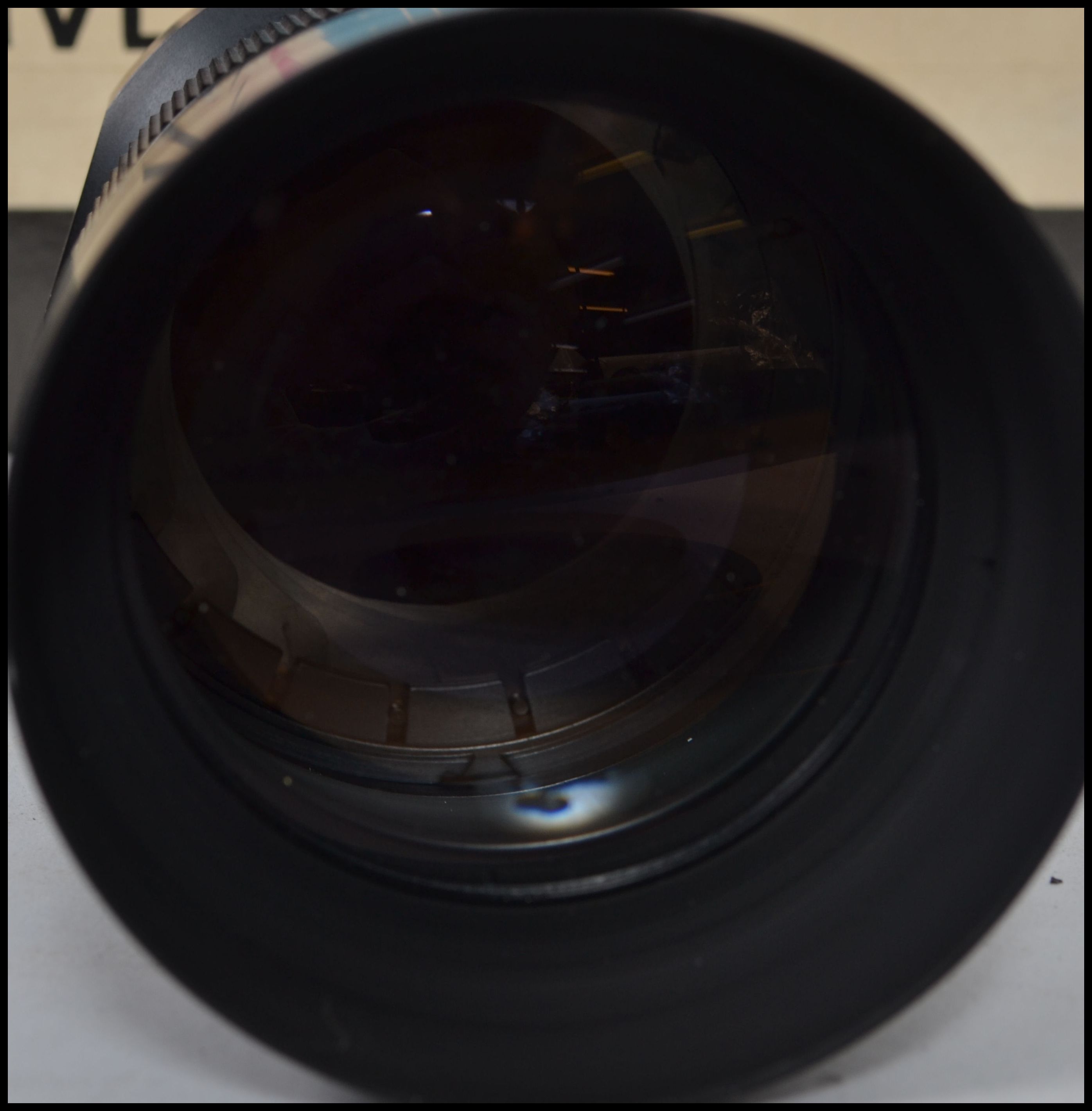A vintage Pentacon Objektive 4/300 VB M42 X 1 Camera Telephoto Lens complete in the original box. - Image 4 of 4