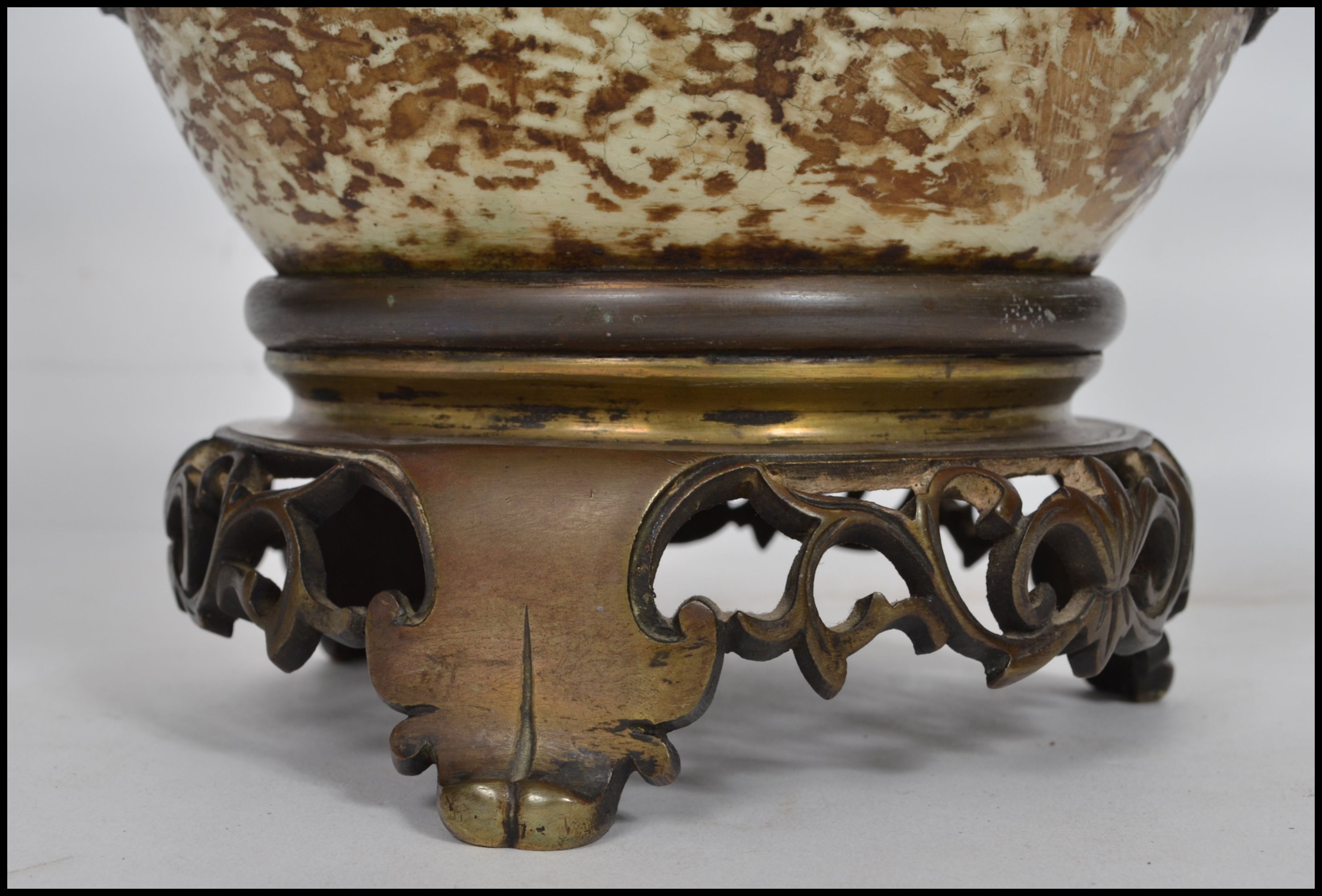A 19th century Chinese / French table lamp in the manner of Theodore Deck. The brass ormulu - Image 4 of 7