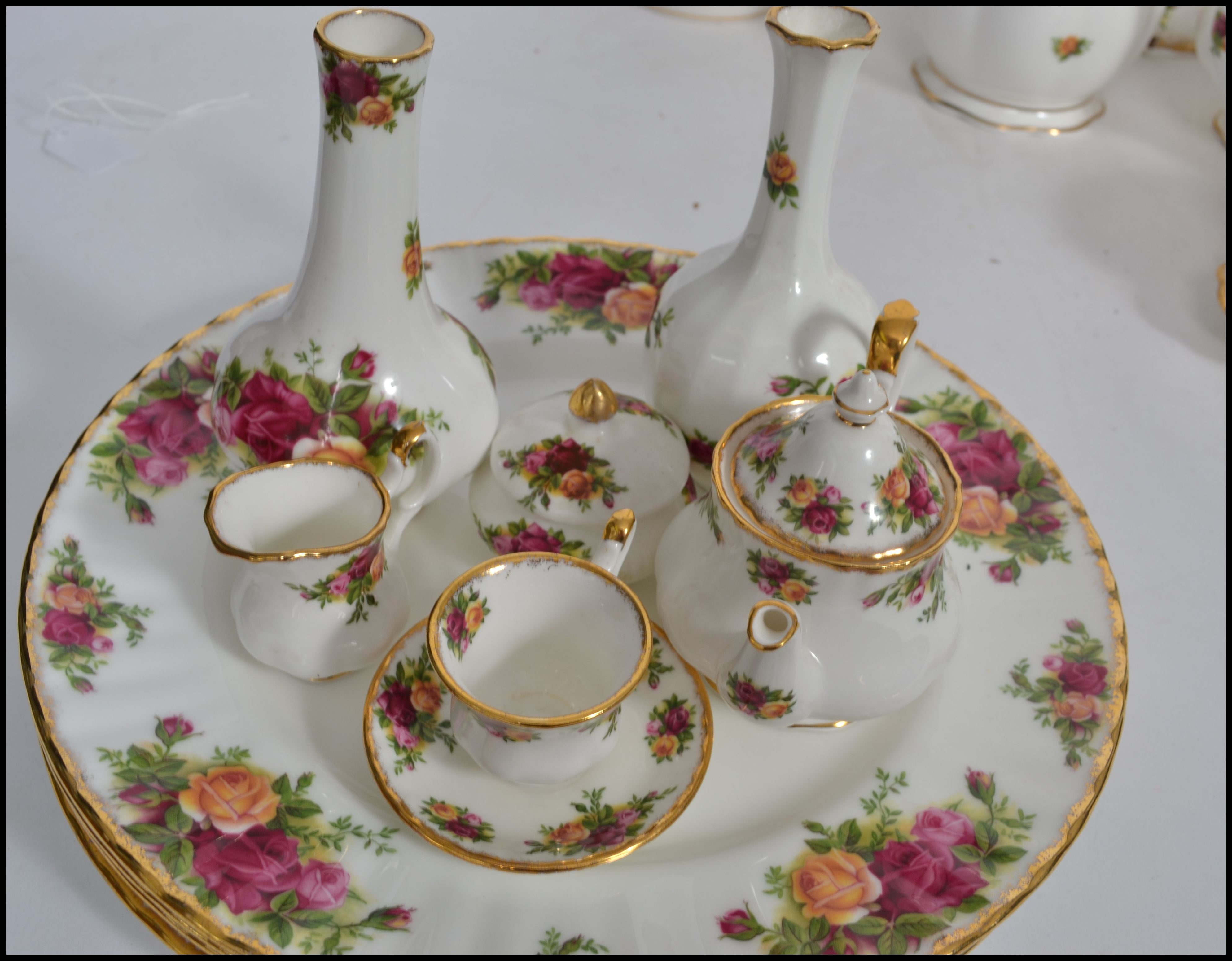 A vintage 20th century Royal Albert Old Country Roses part tea and dinner service consisting of - Image 12 of 12