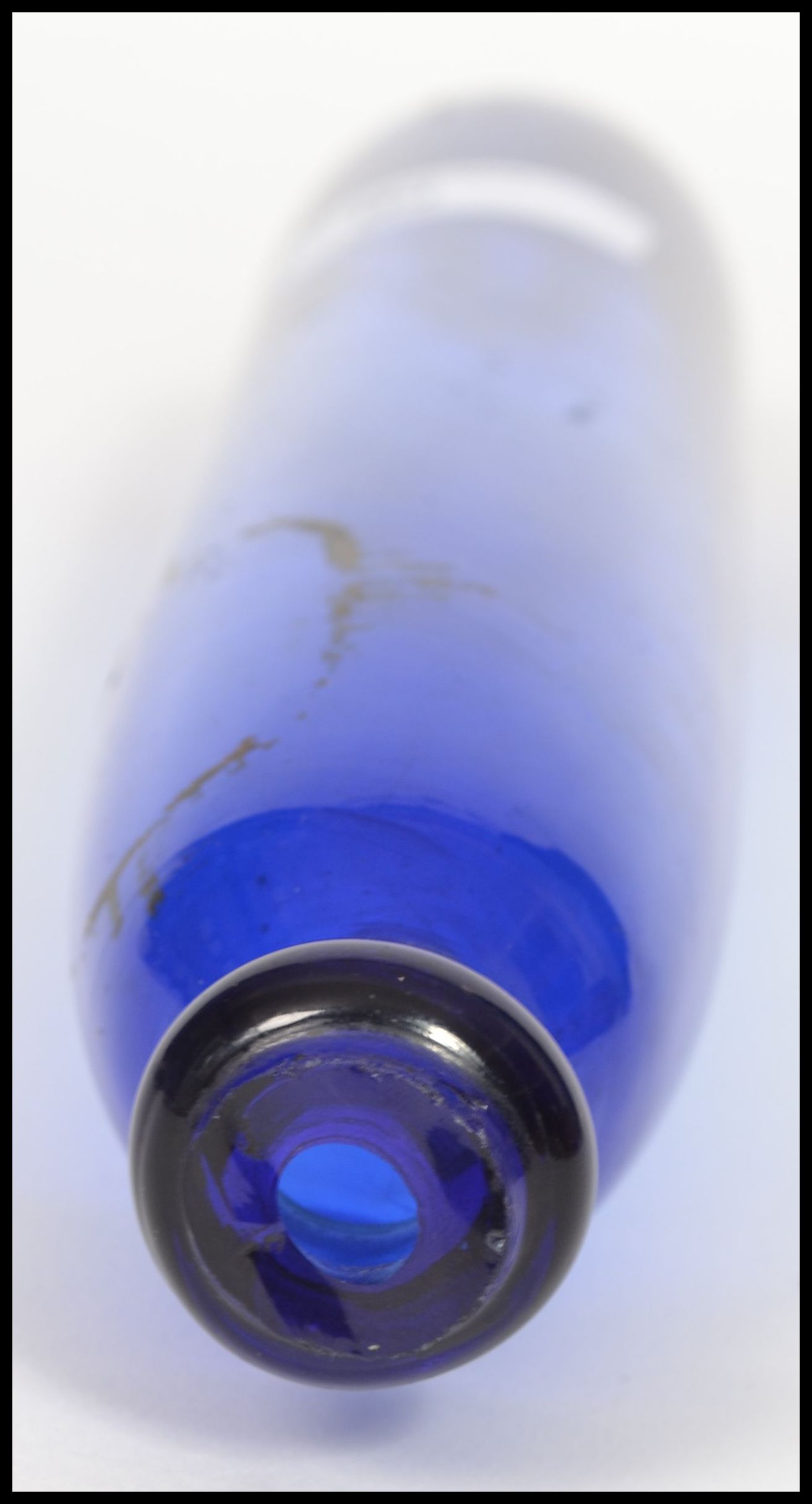 An 18th/19th century Bristol blue glass rolling pi - Bild 2 aus 3