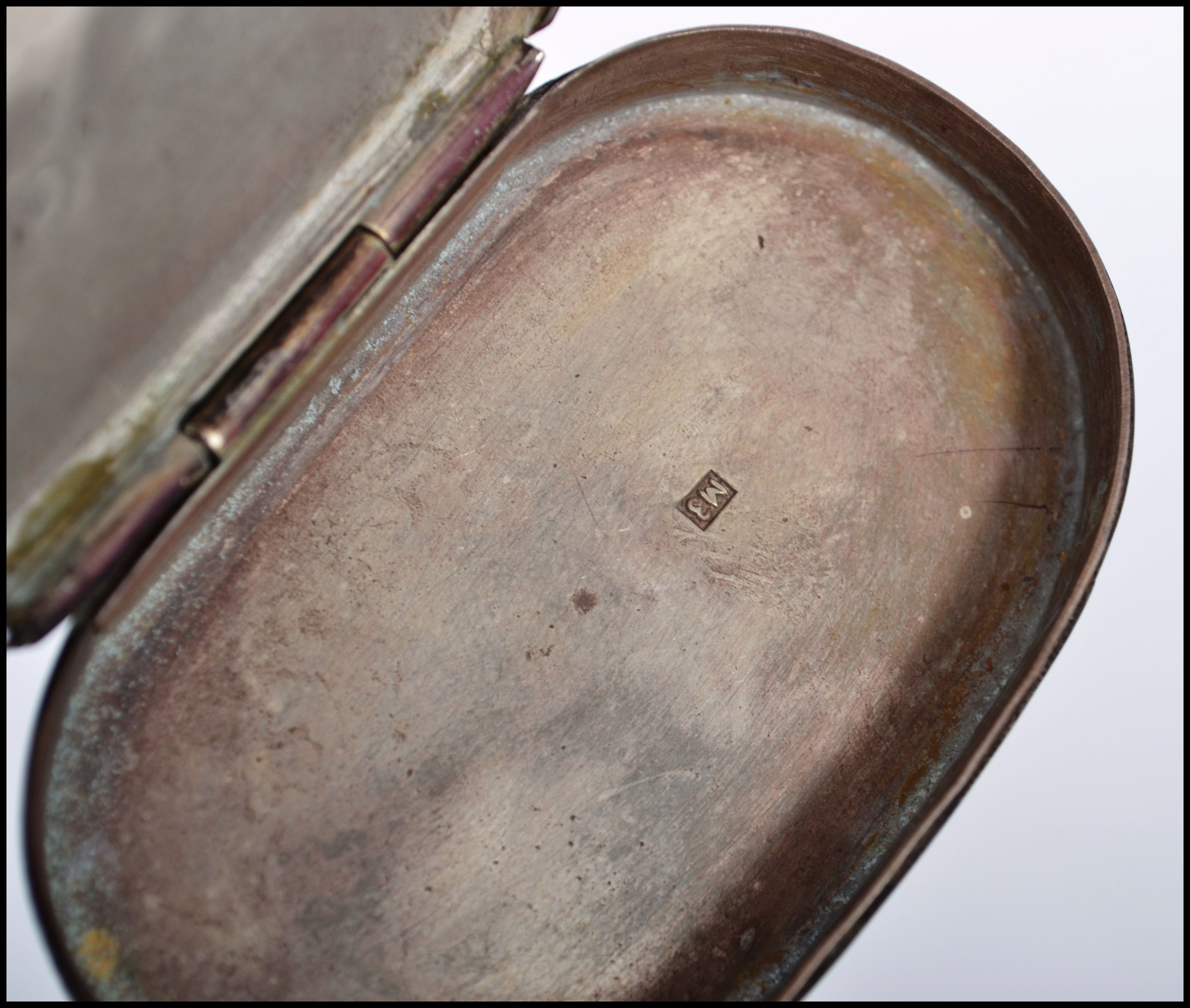 A possible Russian enamel and silver white metal snuff  / pill pot, fitted with a hinged enamel - Image 4 of 4
