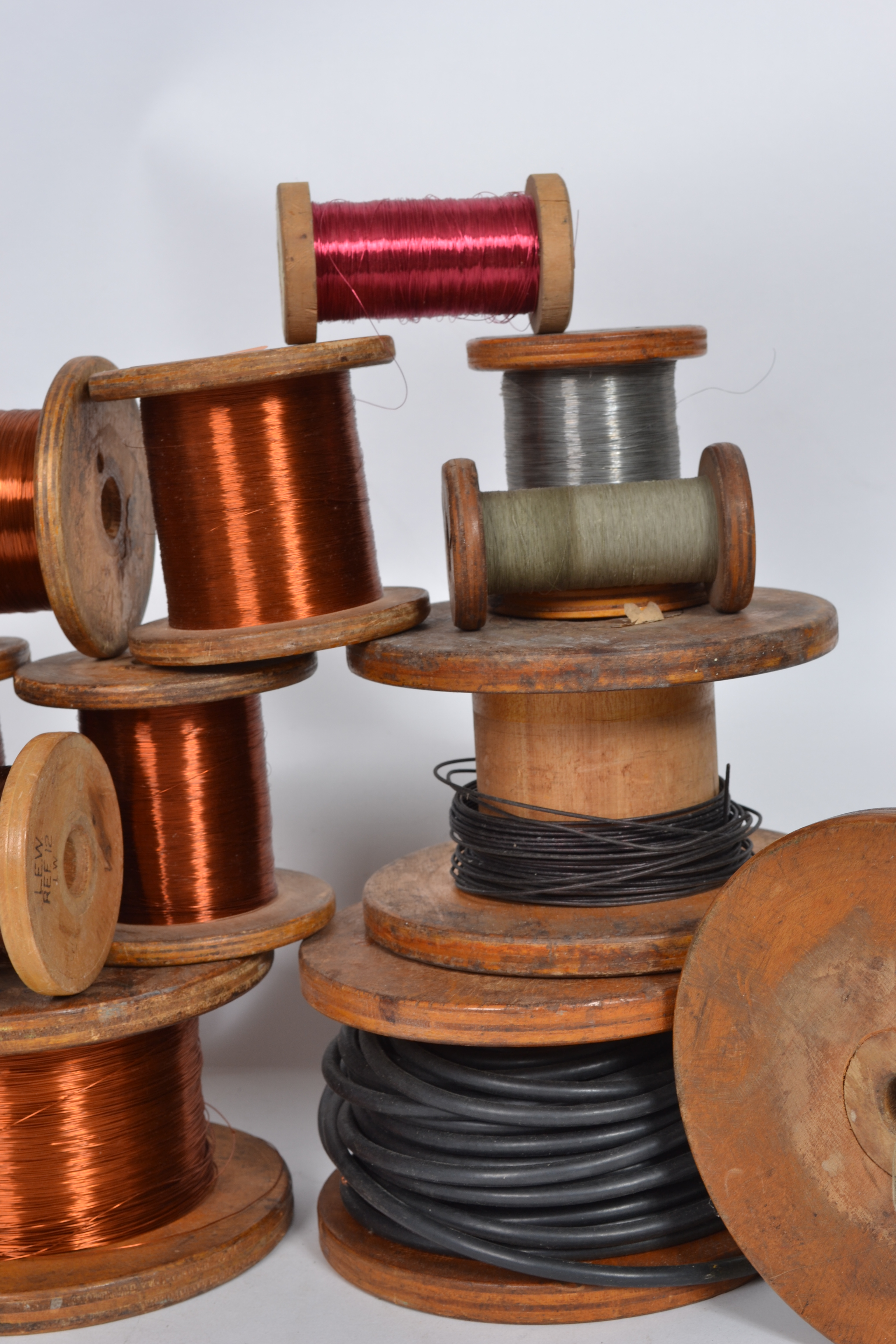 A good collection of original early 20th century copper wire on looms / spindles. Varying shapes and - Image 6 of 8